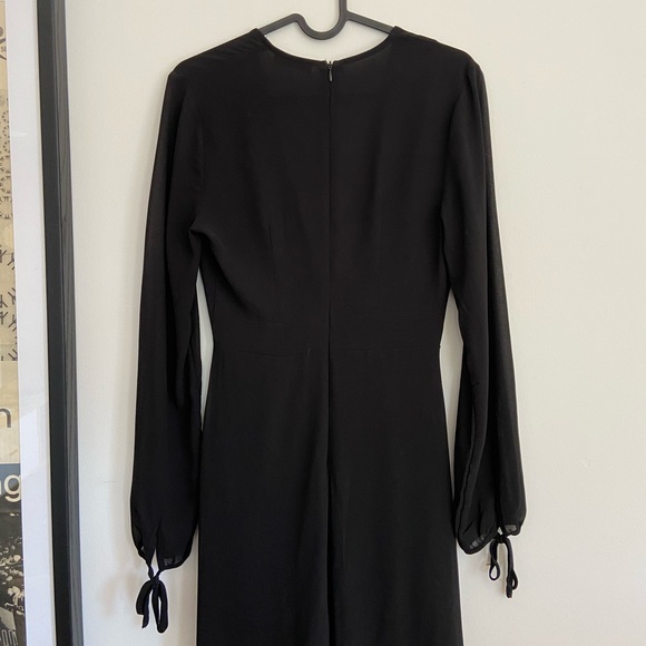 Gilbert (Mendocino) Flowy Deep-V Romper - Picture 3 of 5